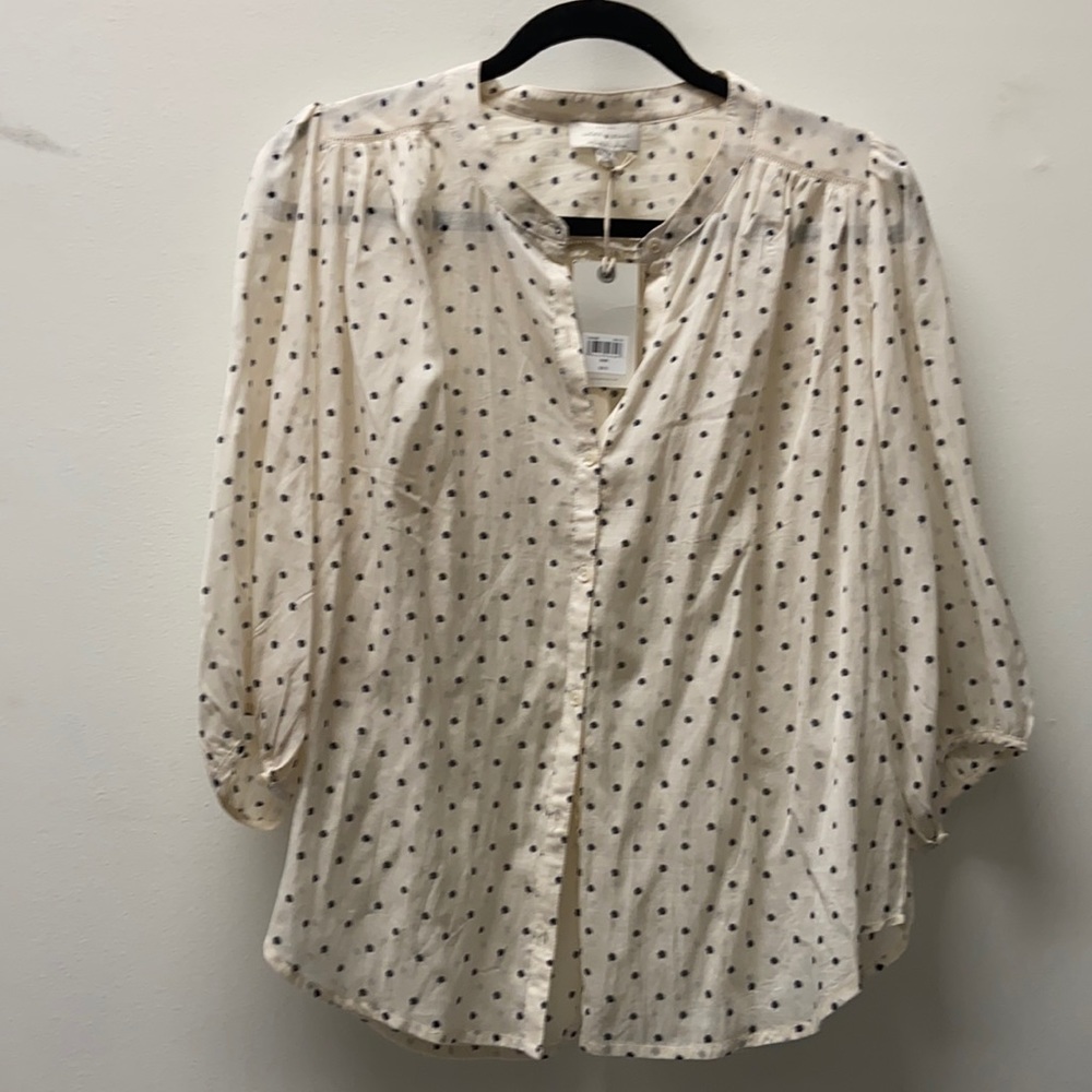Super cute Cream and black puff sleeve blouse